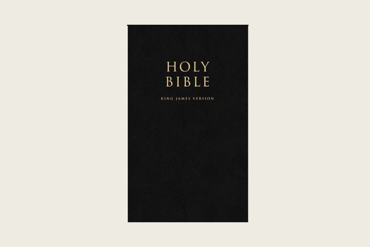 Review Buku The Holy Bible: King James Version